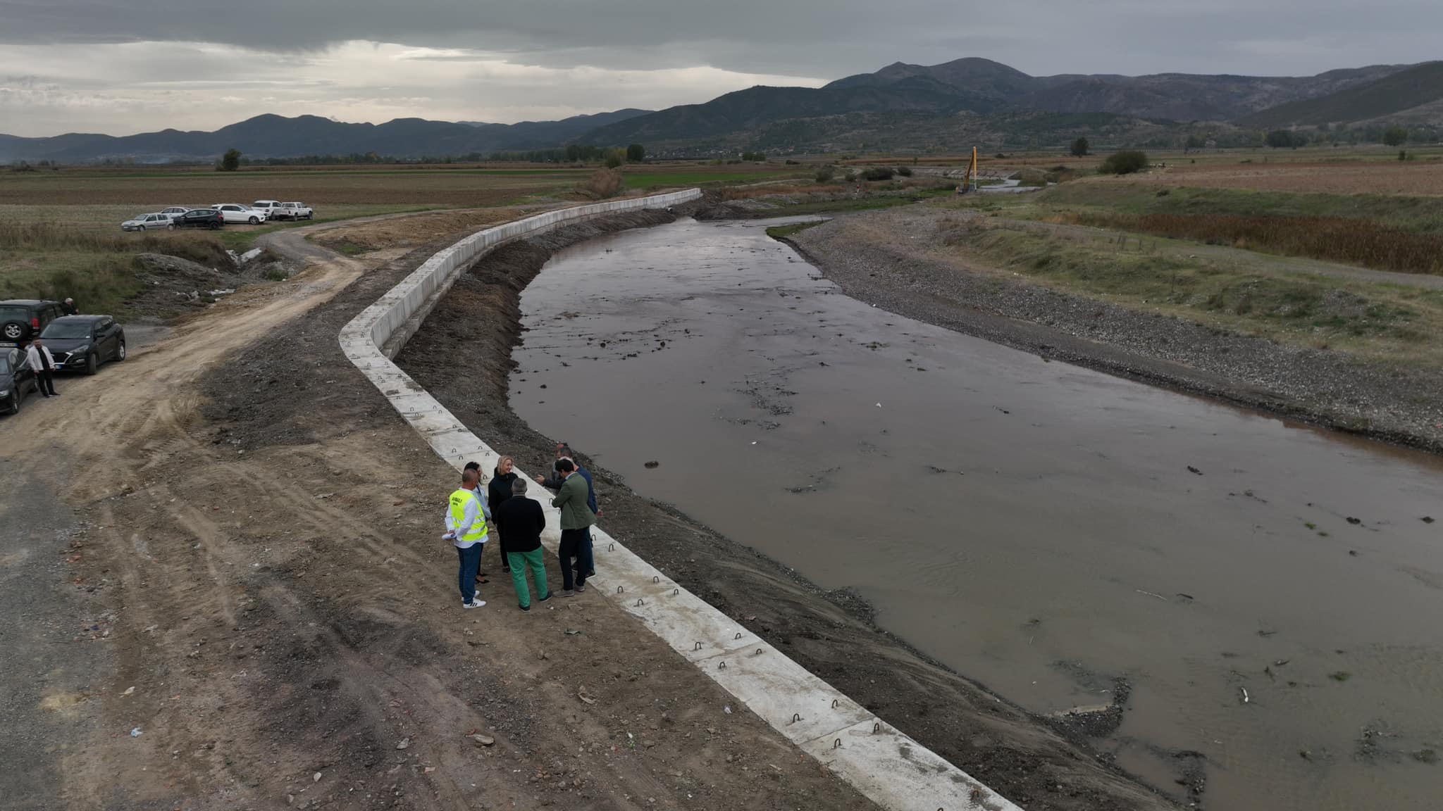 Korçë, përfundon investimi për mbrojtjen nga lumi Dunavec, ministrja Denaj: Eleminojmë përmbytjen e tokës bujqësore