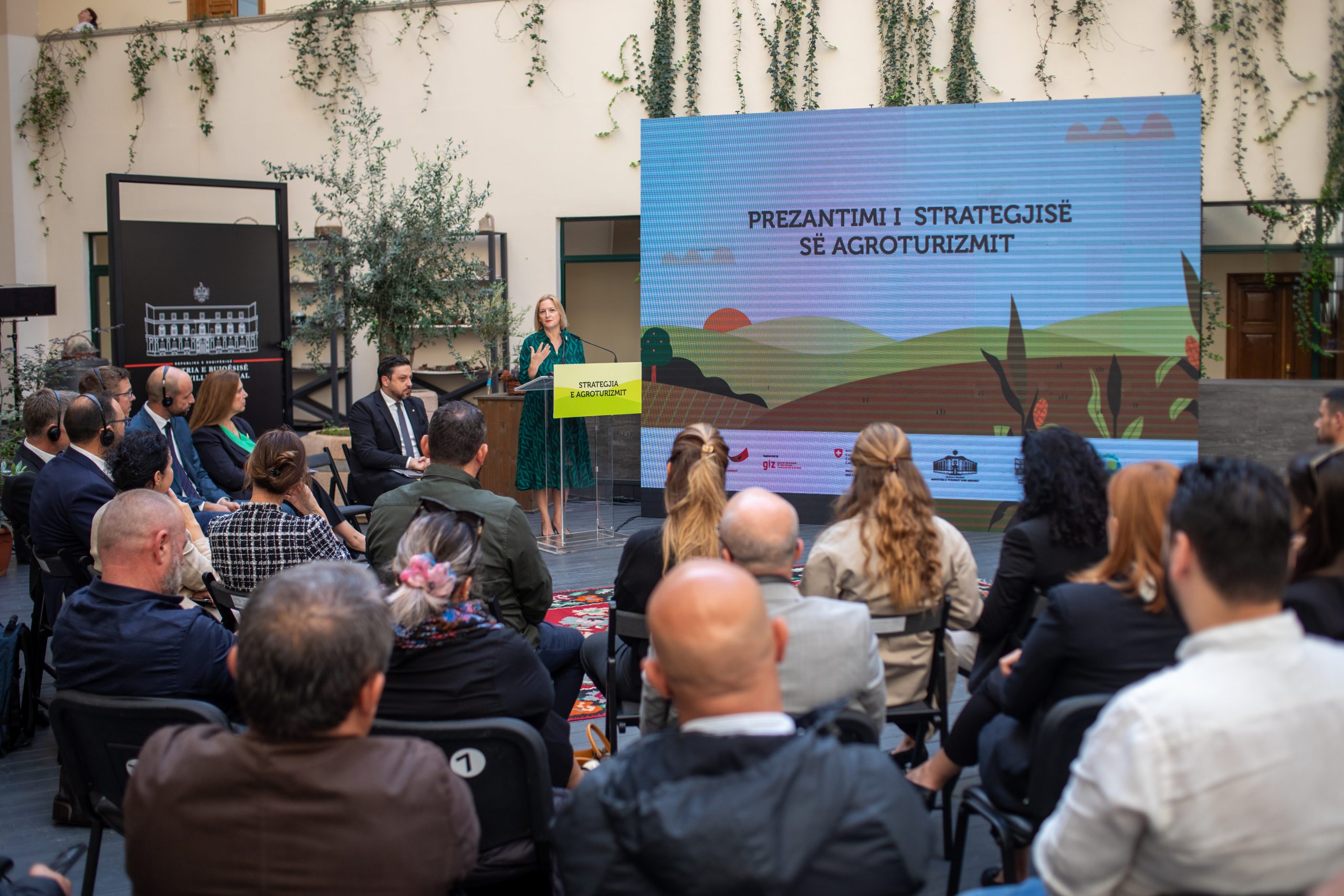 Ministret Denaj dhe Kumbaro prezantojnë Strategjinë për Agroturizmin: Mbështetje zhvillimin të qëndrueshëm të sektorit