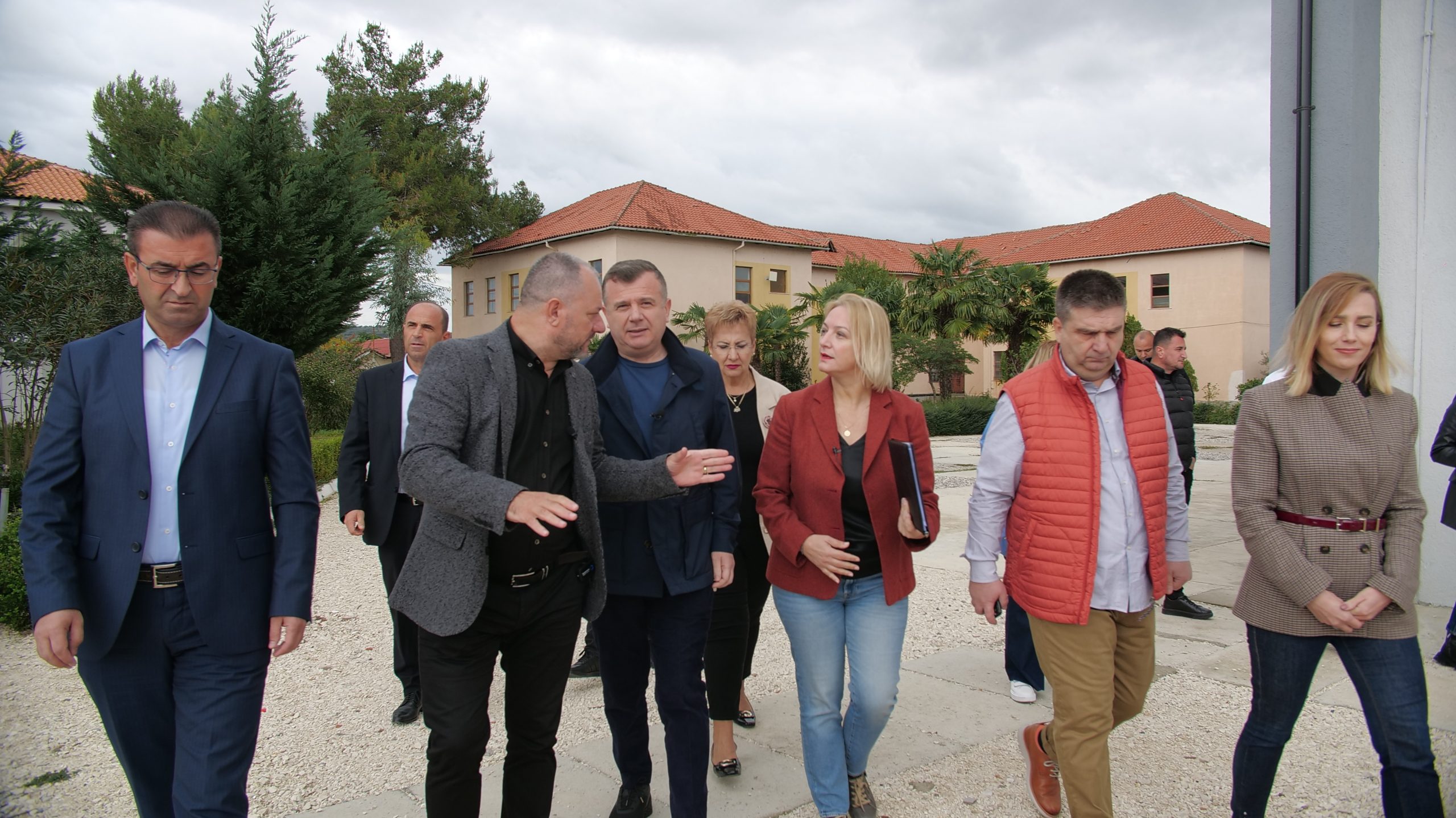 Ministrja Denaj me fermerët në Fier: Bashkimi operatorëve, modeli i rritjes së shkallës dhe cilësisë në bujqësi